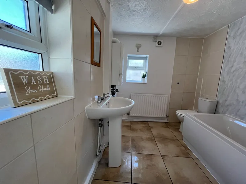 4 Bed West End Student House  // Jul 2026 - Image 9